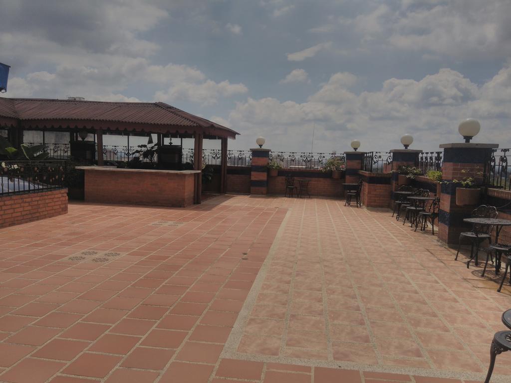 Ribera Del Rio Av 2Da Norte Aparthotel Cali Exterior photo