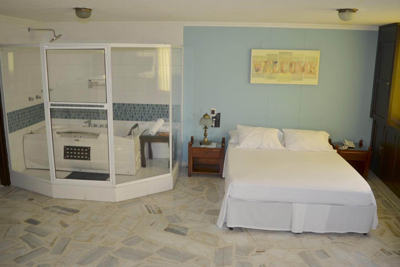 Ribera Del Rio Av 2Da Norte Aparthotel Cali Exterior photo